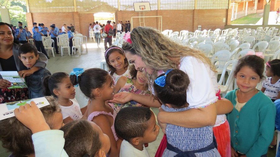 Acolhimento e alegria — Educando com Arte